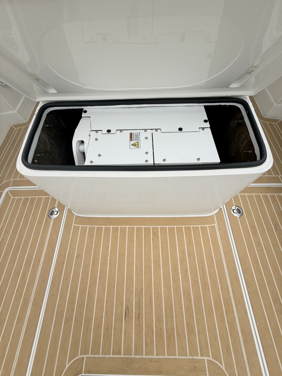 Jupiter 38 - PLAYPEN - Cockpit Storage