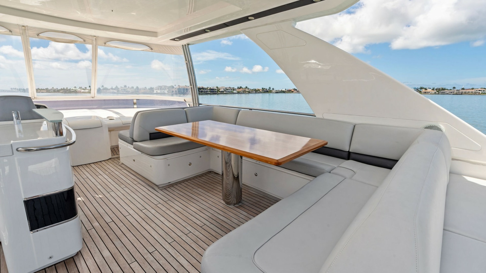 Flybridge Seating Area with Table