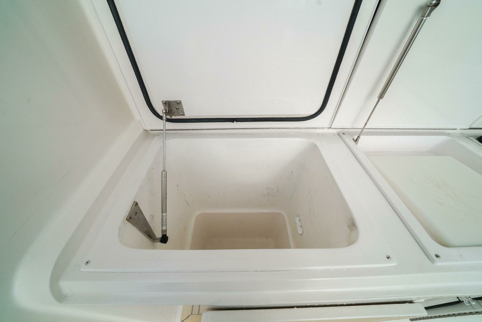 45' 2007 Viking 45 Convertible