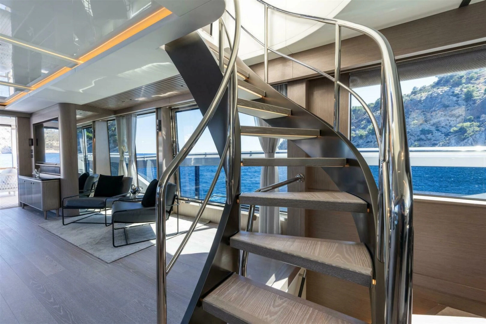 90 OCEAN ENCLOSED 90ft Sunseeker Yacht For Sale
