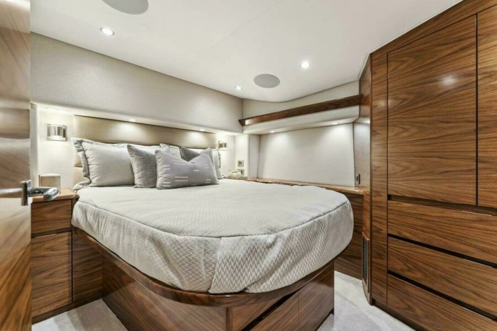 Viking 50 Convertible (6)