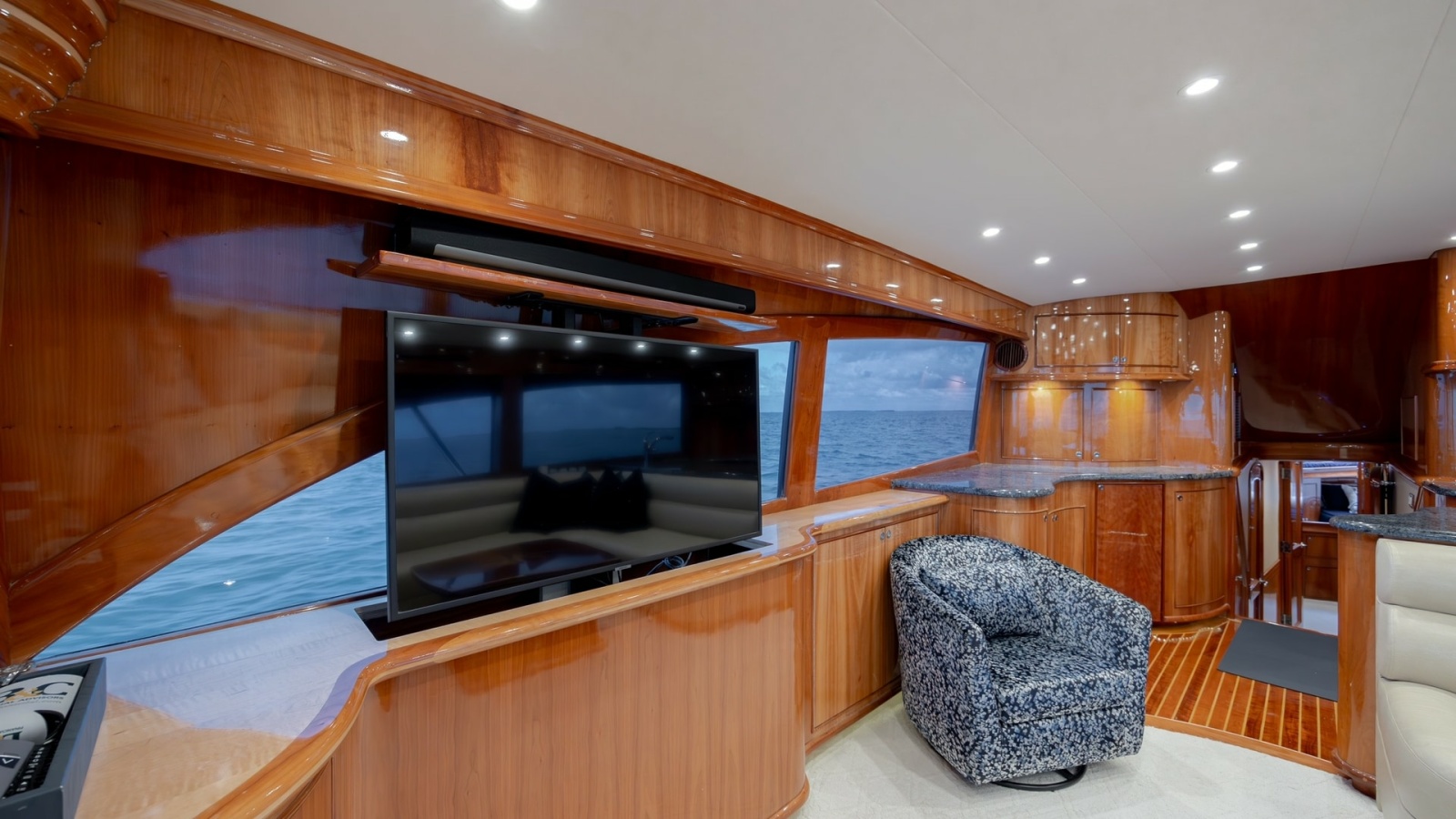Salon with Entertainment System