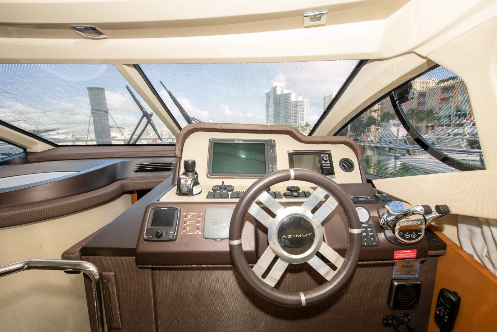 2017 Azimut 42 Fly