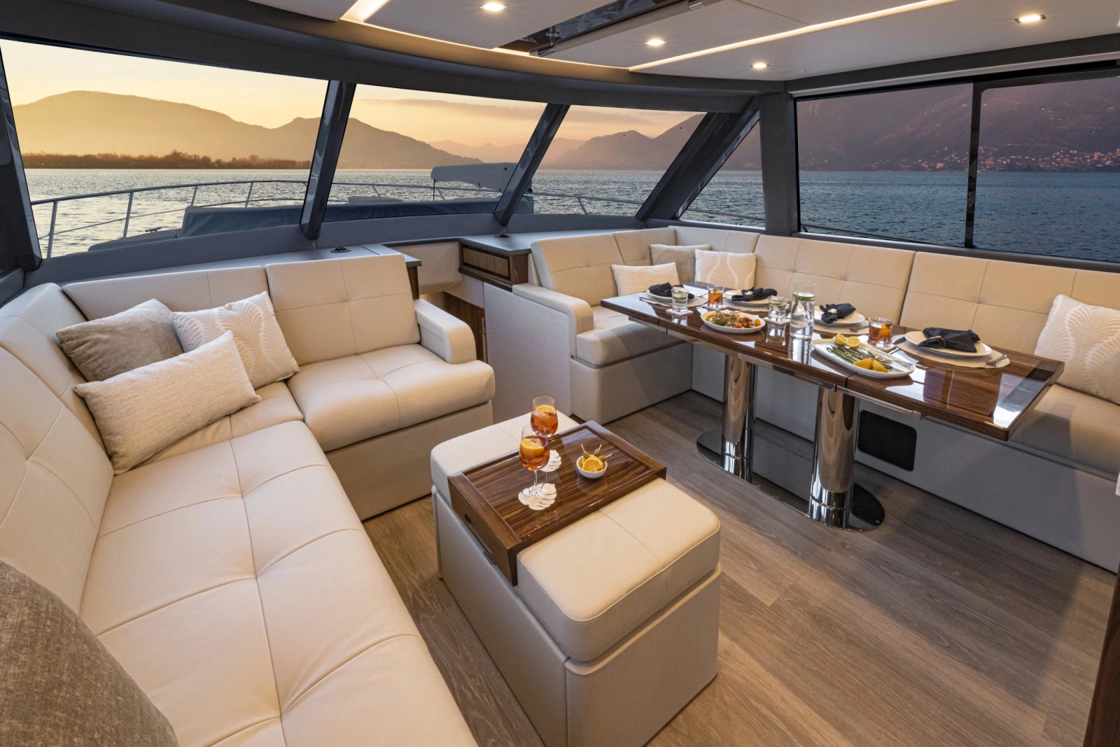 64 Sports Motor Yacht 64ft Riviera Yacht For Sale