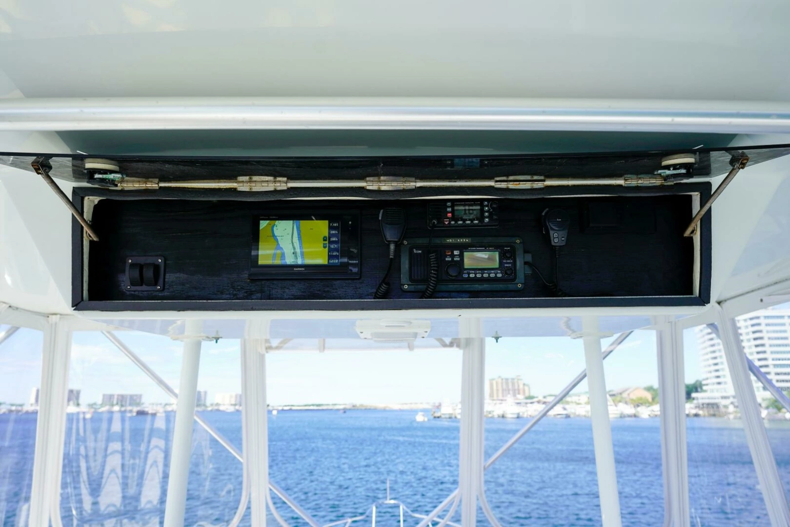 1994 Hatteras 46 Convertible- CHANGE ORDER- Helm