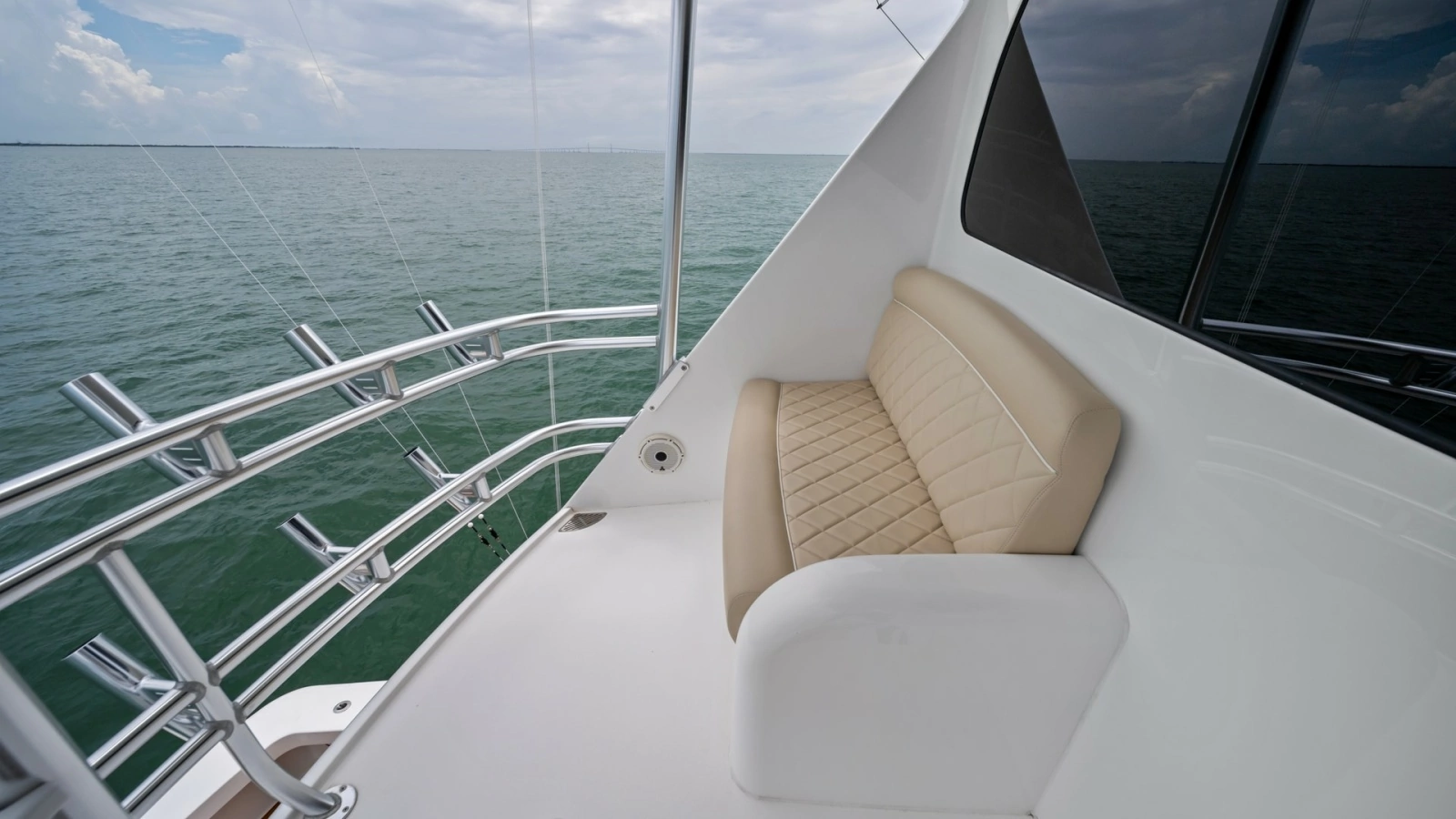 Flybridge Seating with Ocean View
