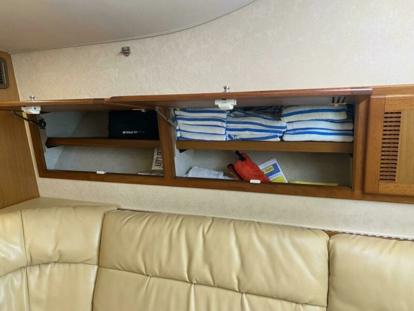 2006 Cabo 40 Express - BUZZ CATCHER