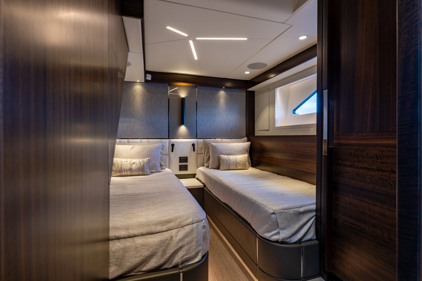 2022 Sunseeker Manhattan 68