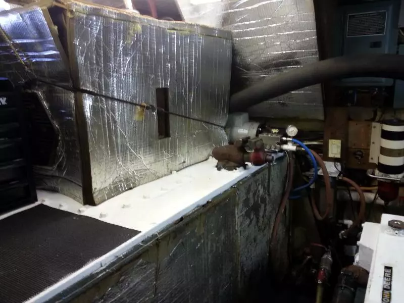Diesel Duck  50 Engine Room 3