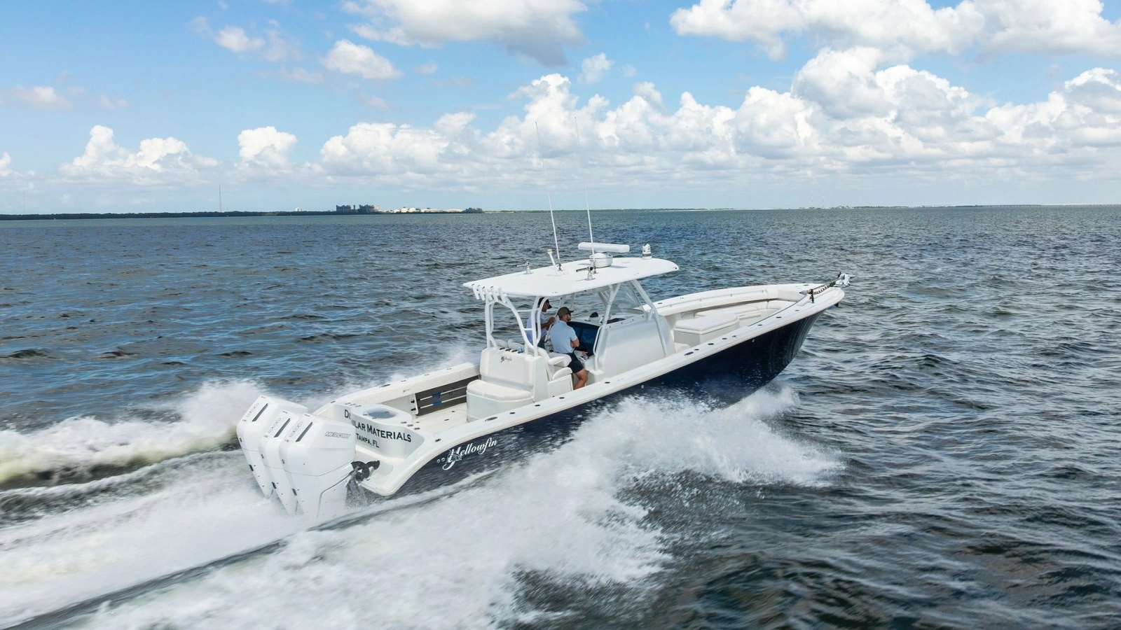 Dynamic Side View at Sea