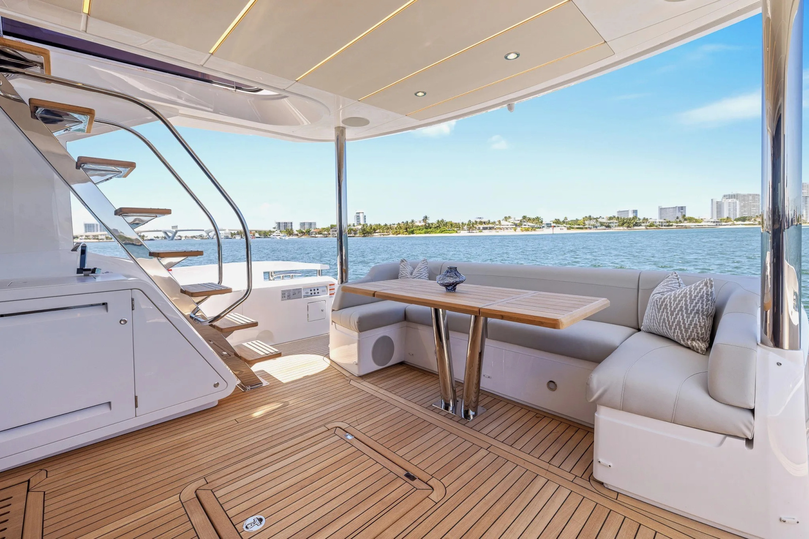 2024 Sunseeker Manhattan 68