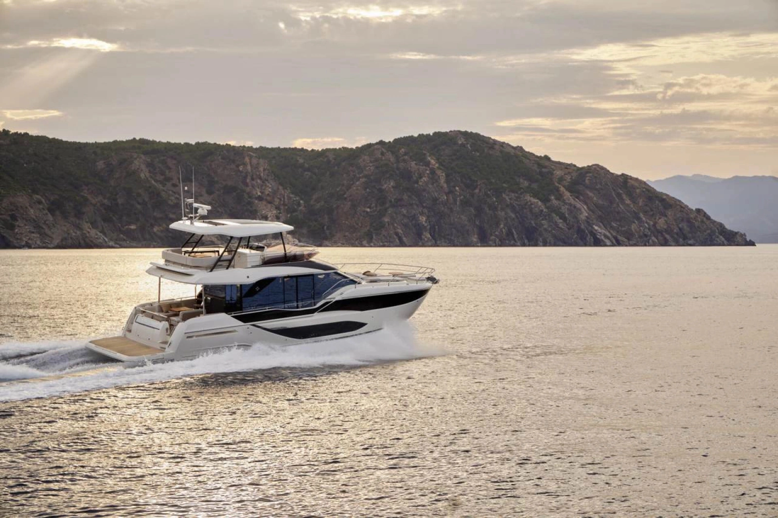 F5 7 57ft Prestige Yacht For Sale