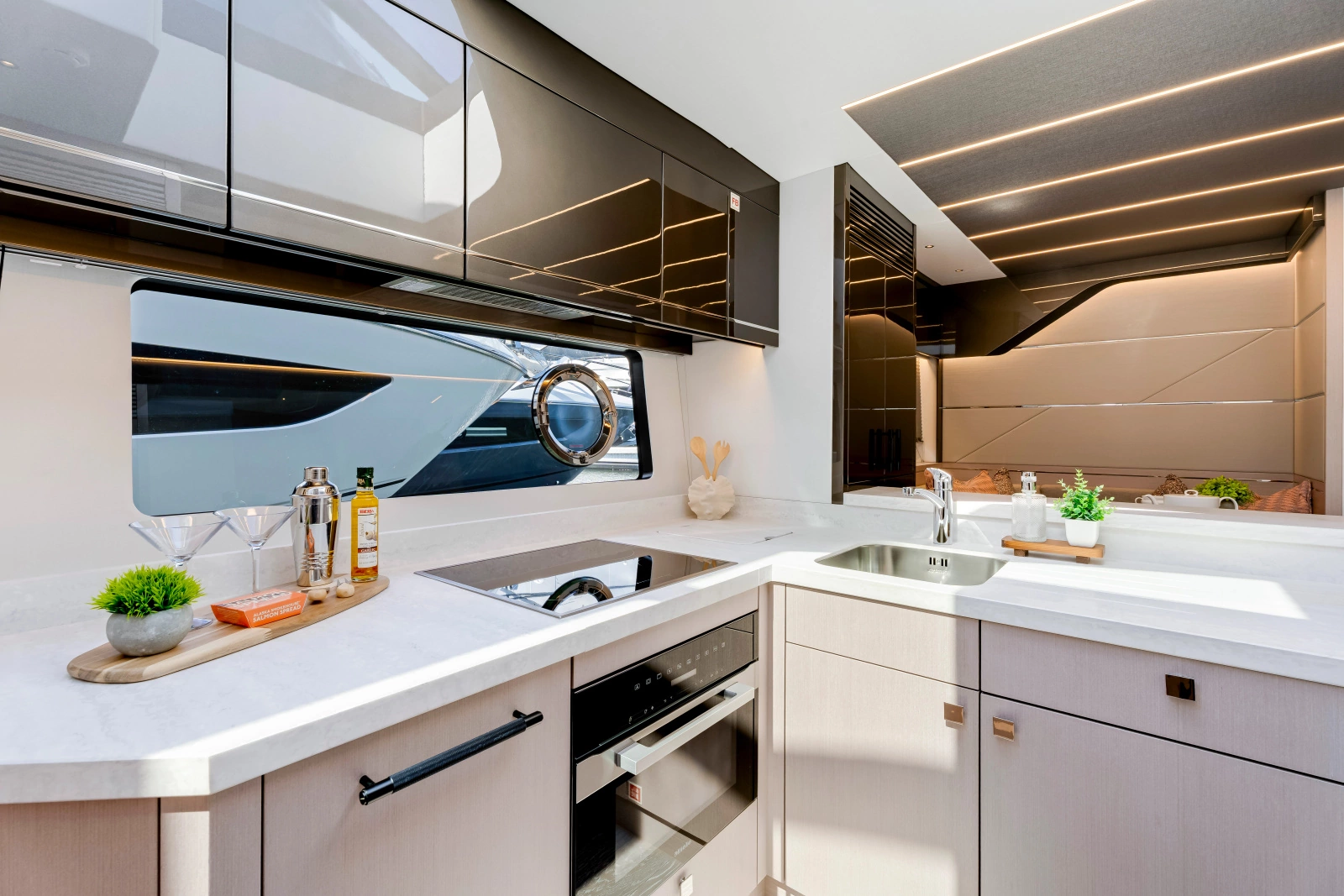 PREDATOR 75 75ft Sunseeker Yacht For Sale