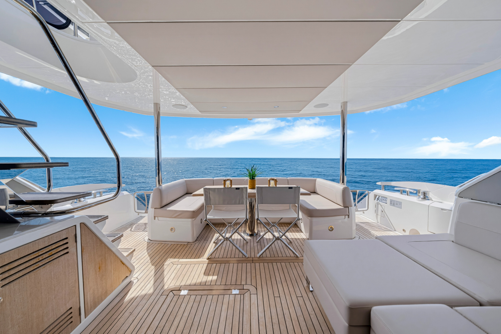2020 Sunseeker 76 Yacht