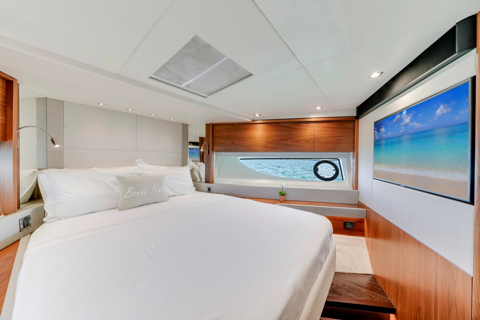 2020 Sunseeker 76 Yacht