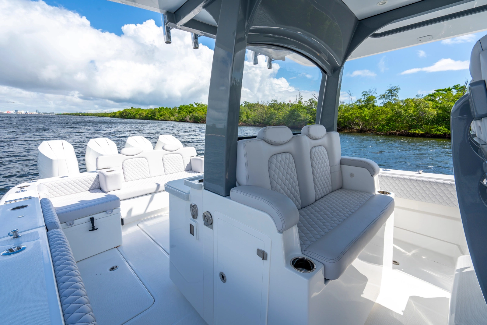 42 Lujo 42ft HCB Yacht For Sale
