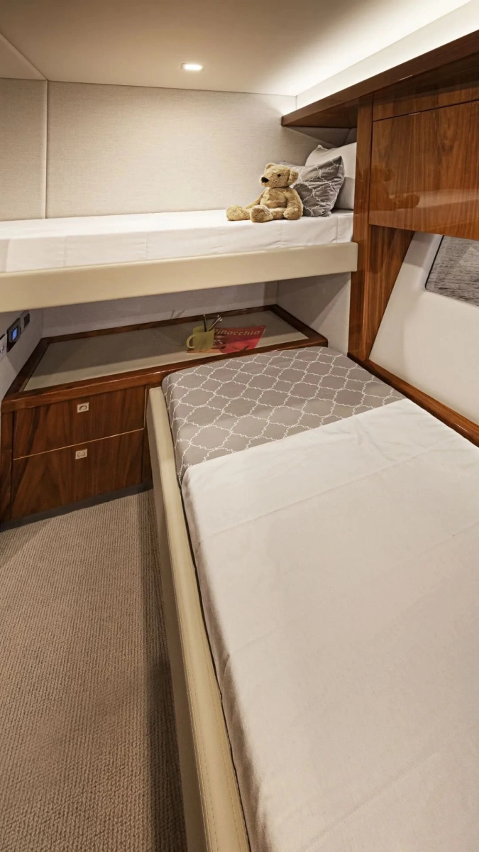 72 SPORTS MOTOR YACHT 72ft Riviera Yacht For Sale