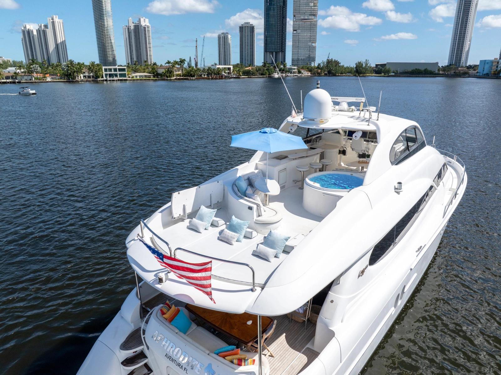 2004 Lazzara Yachts 80 Open Fly