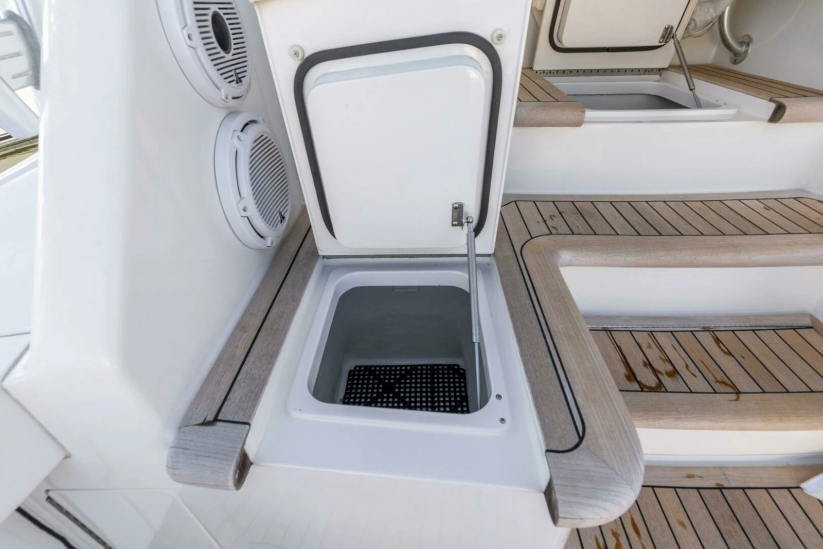 2013 Viking 76 Convertible photo 77