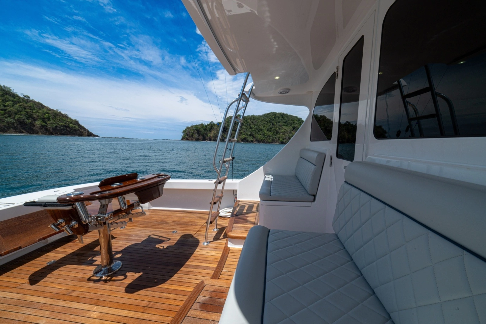2023 Viking 46 Billfish Cockpit