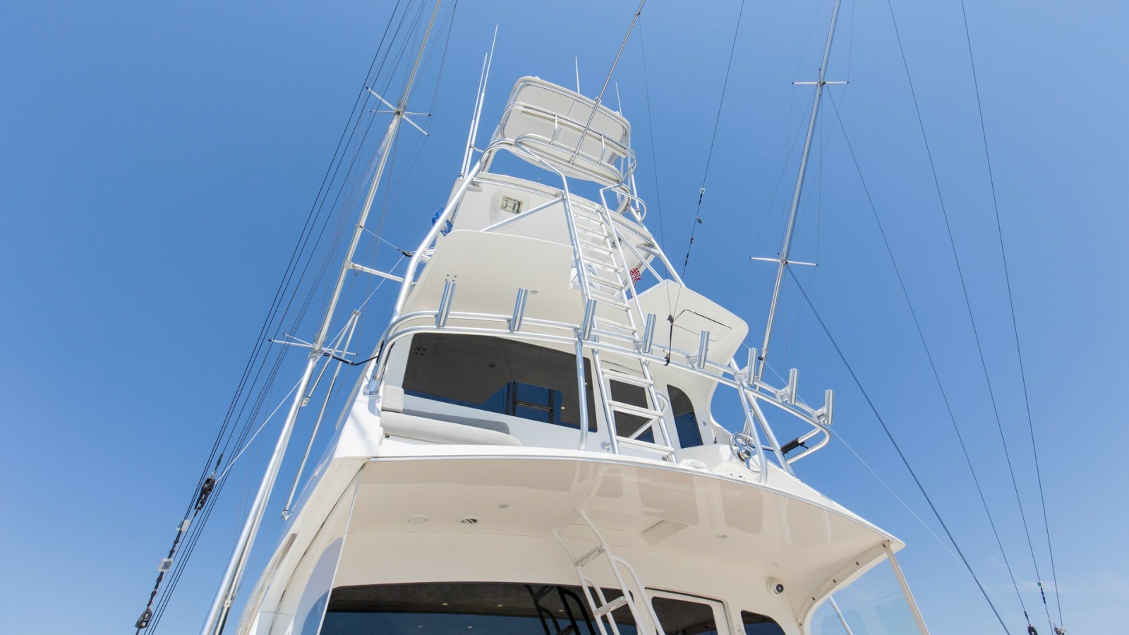 2007 64 Viking Enclosed Bridge Reel Blues Tower
