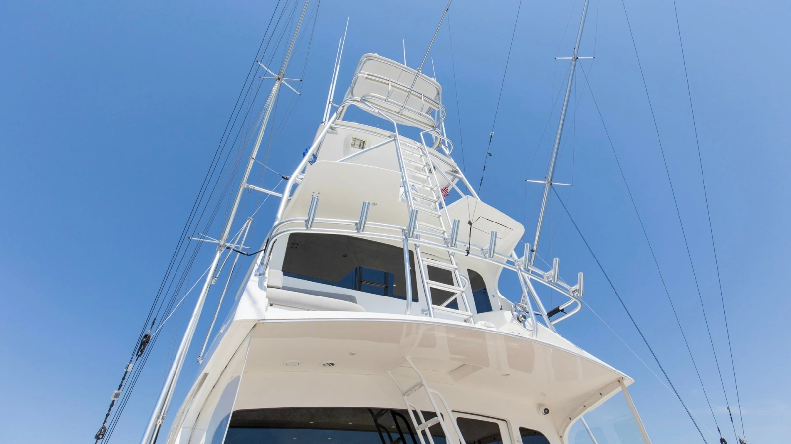 2007 64 Viking Enclosed Bridge Reel Blues Tower