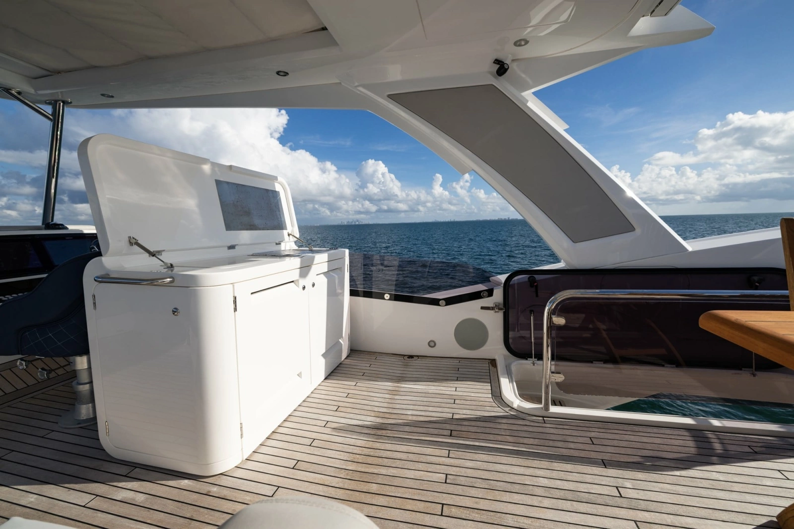 2022 Sunseeker Manhattan 68