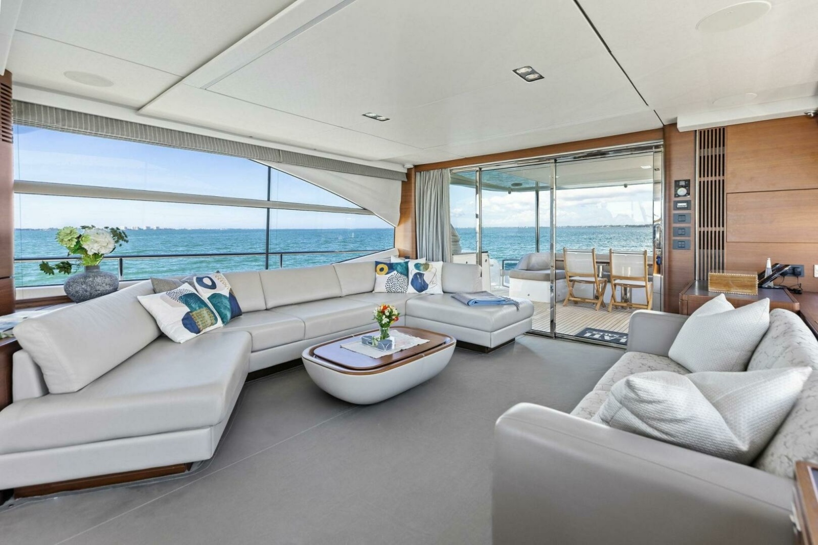 75' 2018 Princess Y75 Motor Yacht
