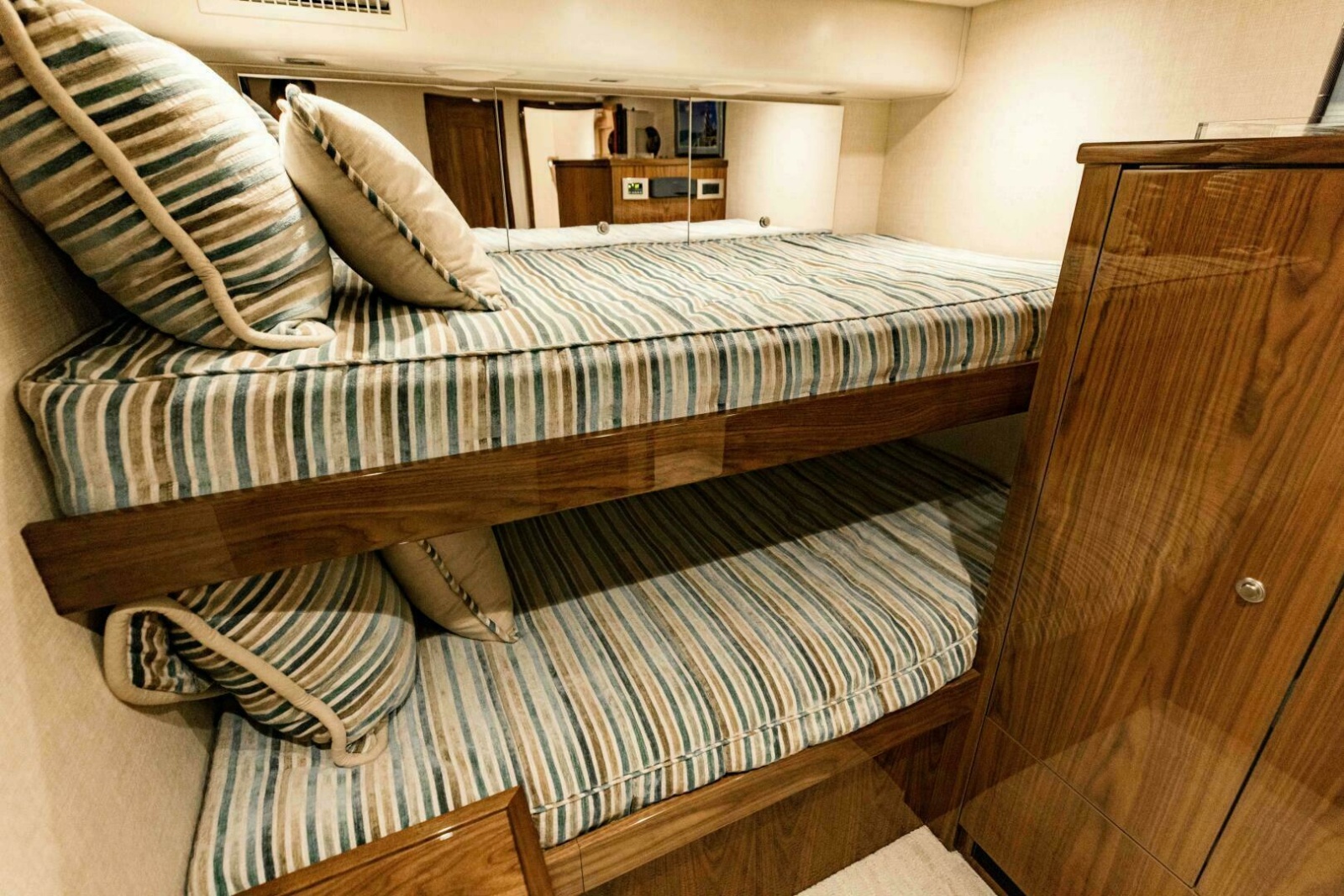 2020 Viking 72 Enclosed Bridge