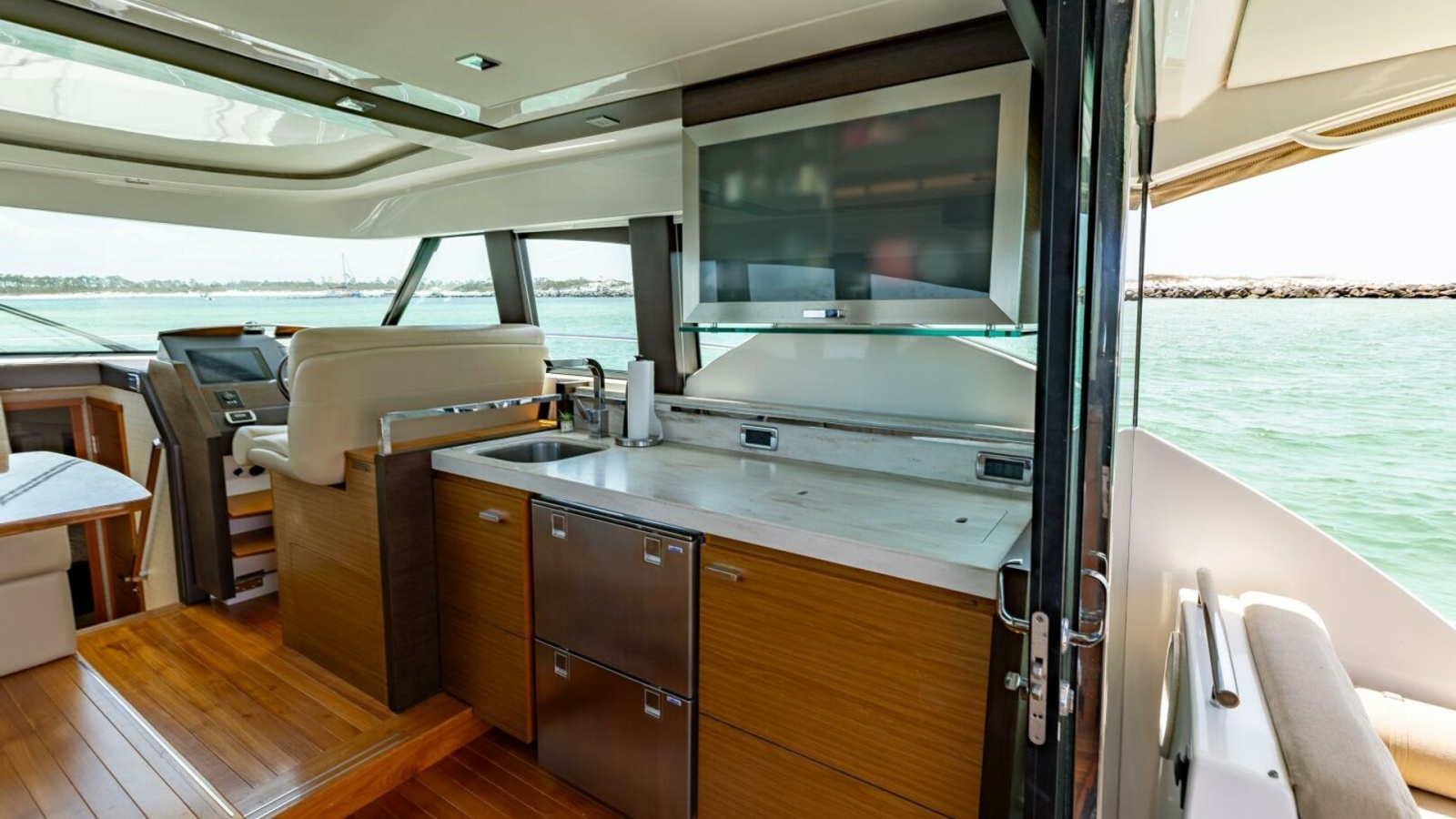 44' 2015 Tiara Yachts 44 Coupe