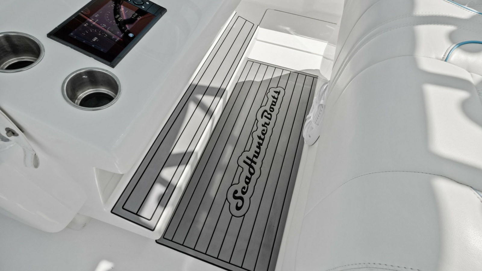 Helm Seating with Console Detail
