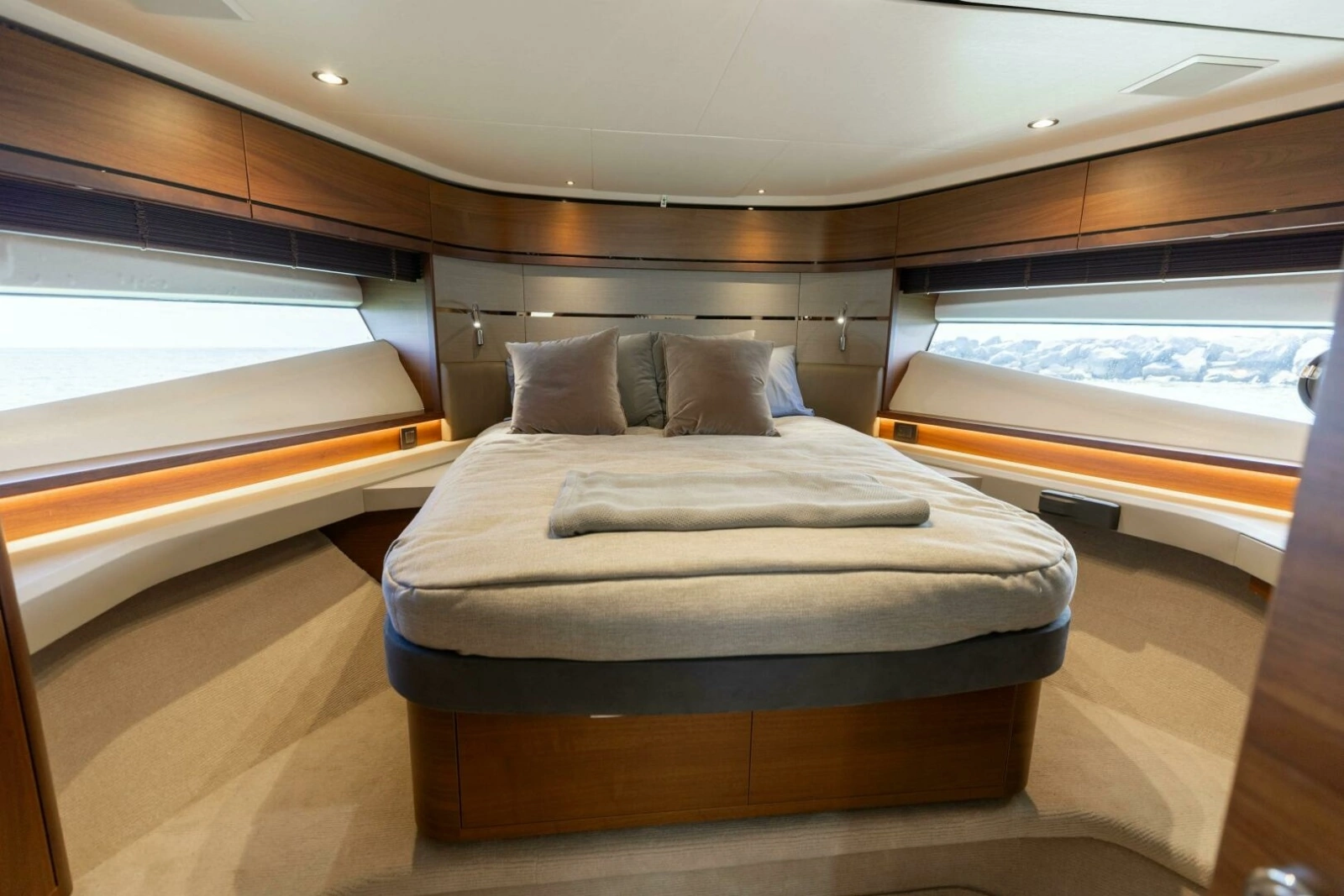 CREWSZING 65ft Princess Yacht For Sale