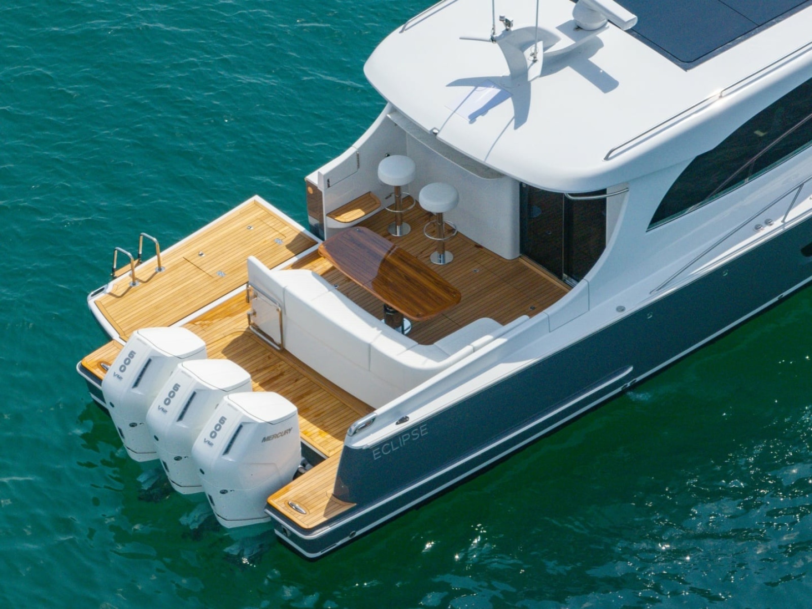 Eclipse 50 - STINGRAY GRAY - Exterior Profile