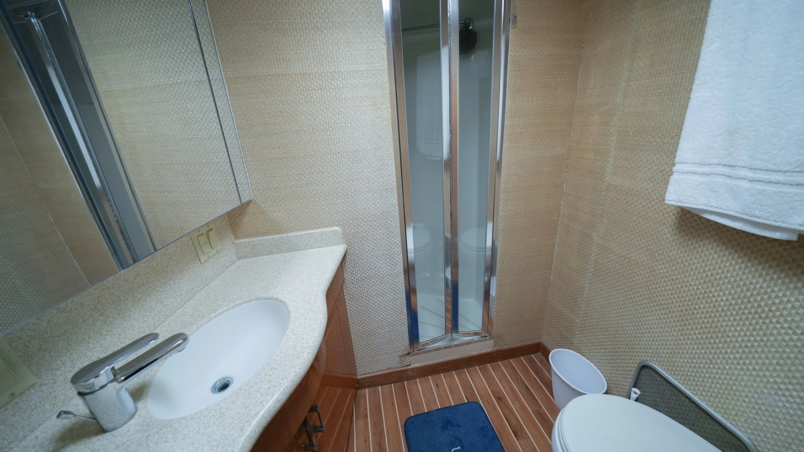 En-Suite Bathroom with Shower