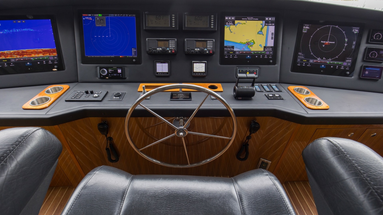 74' 2007 Viking 74 Enclosed Bridge