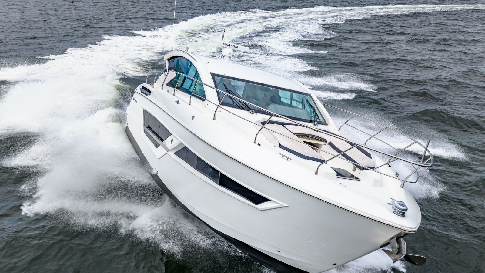 Dynamic Bow View in Motion