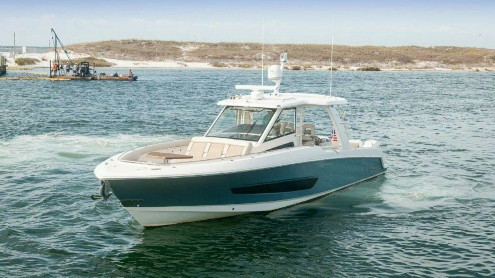 2018 42 Boston Whaler 420 Outrage The Tyder II Bow (4)