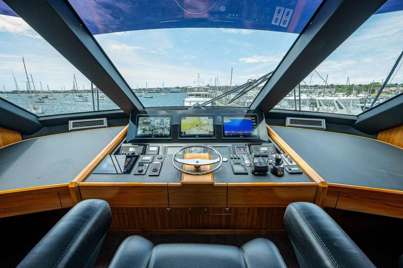 Viking 75 MIRAGE - Enclosed Flybridge