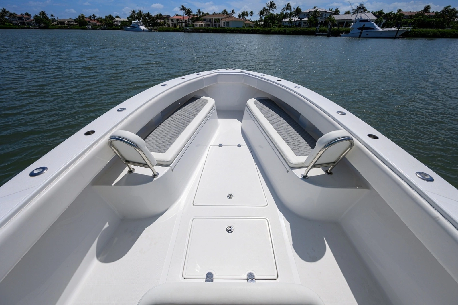 Bahama 41 - Exterior Bow
