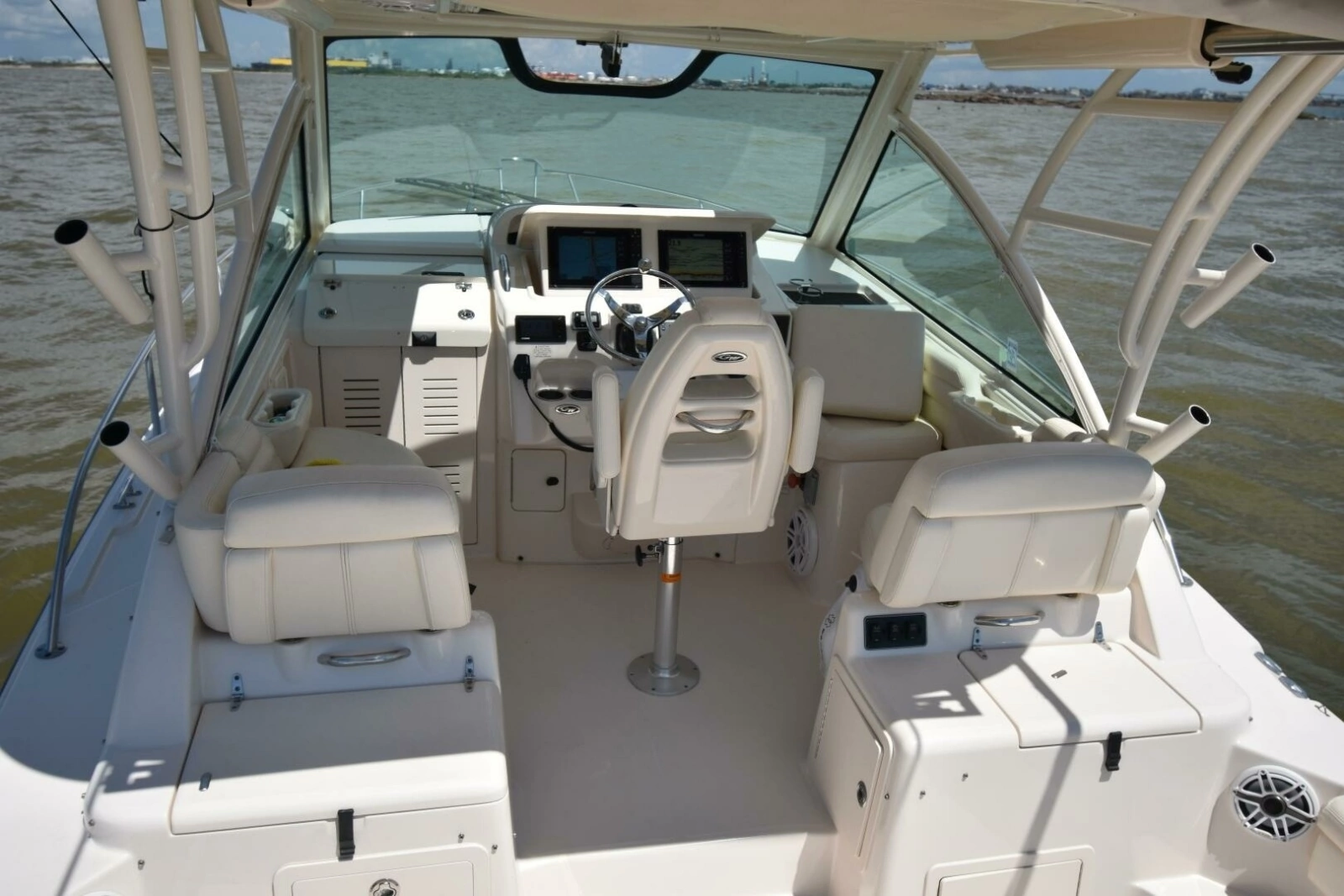 2016 Grady-White 330 Express 