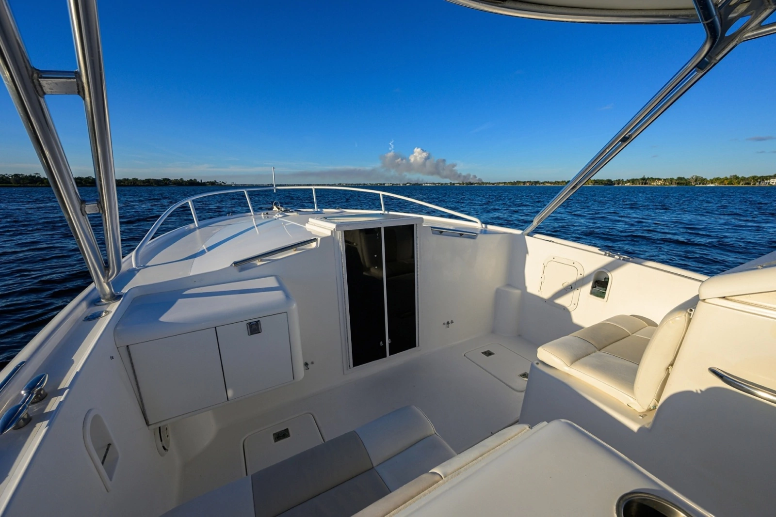 Aura 28 Heron's Catch - Exterior Helm