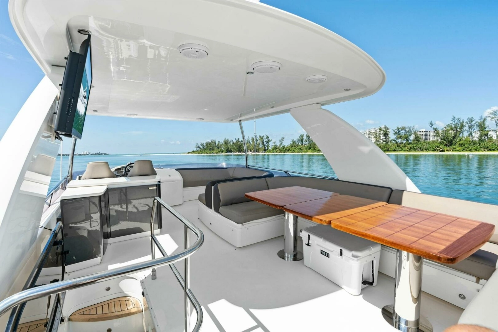 2015 Princess F60 - Flybridge