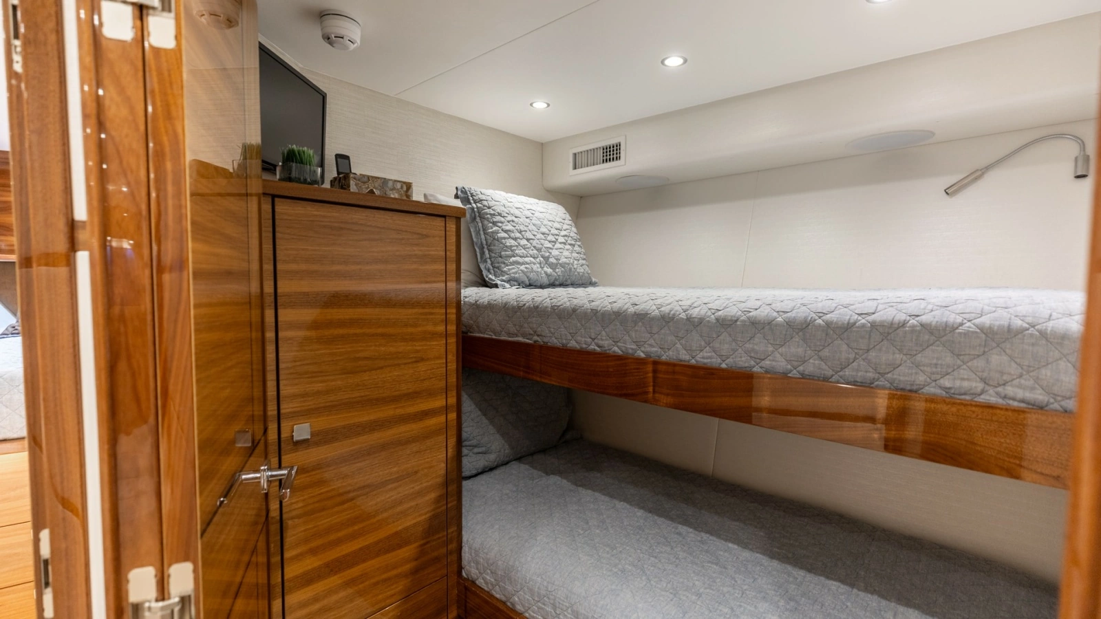 Guest Stateroom with Bunk Beds