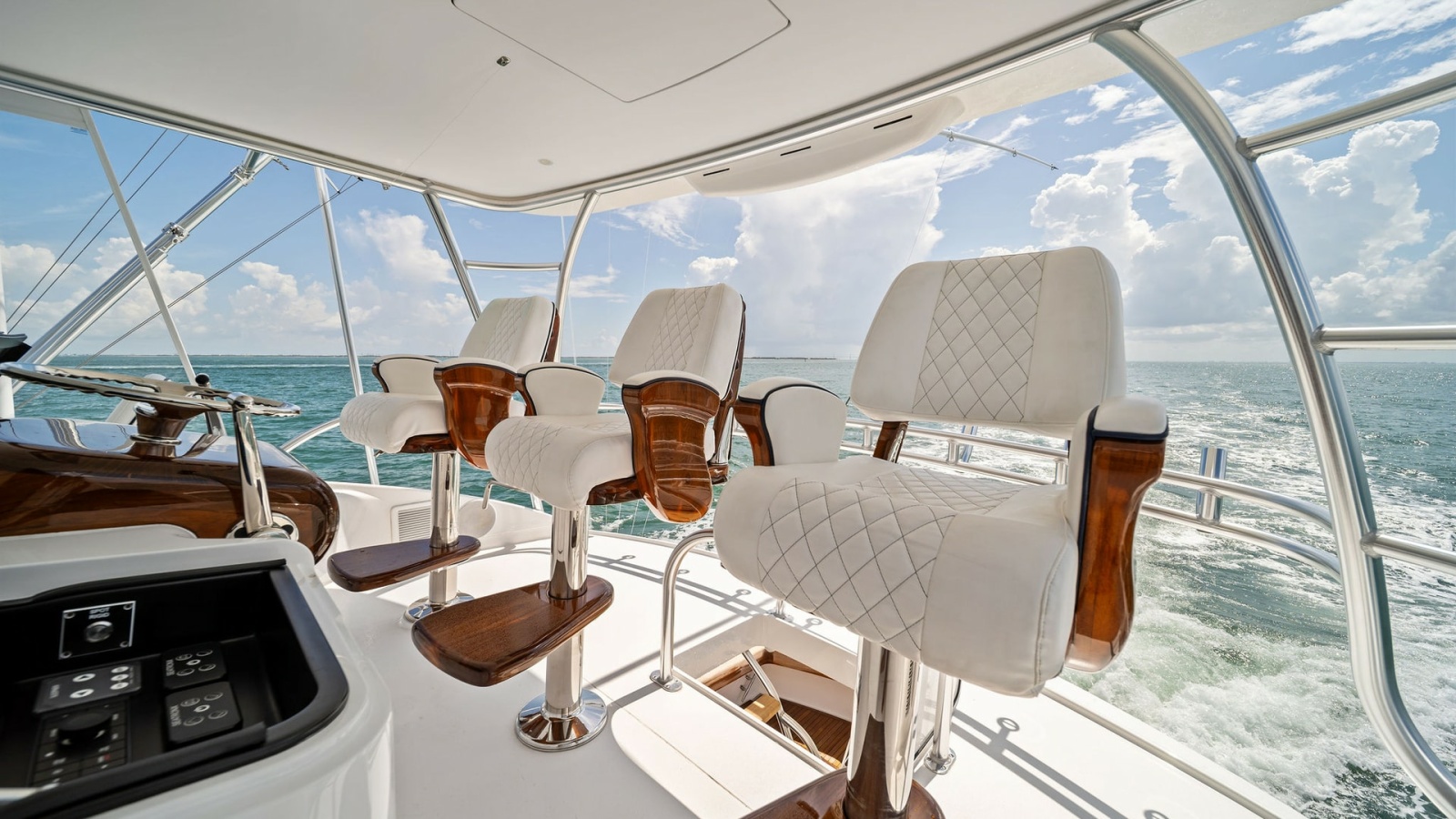 Flybridge Helm Seating Area