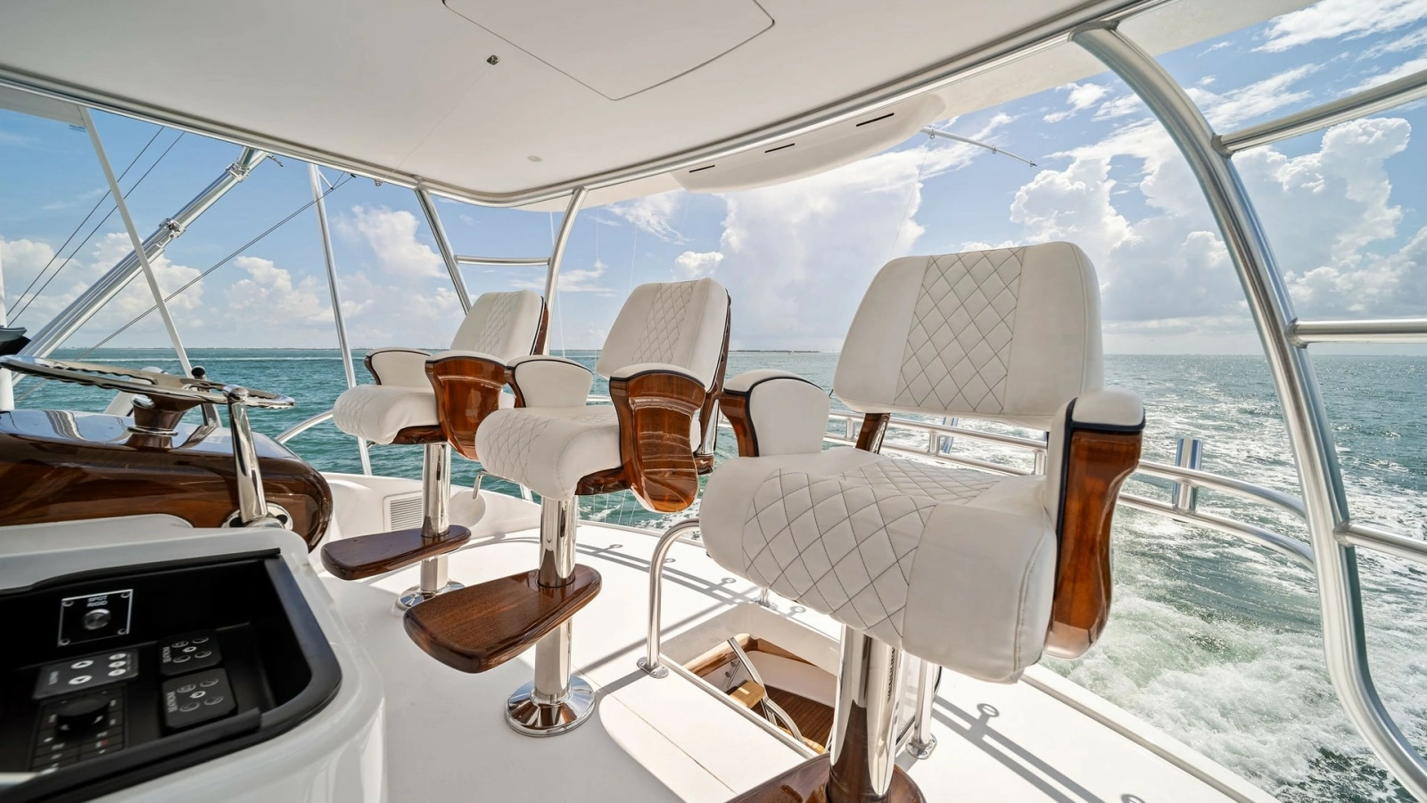 Flybridge Helm Seating Area
