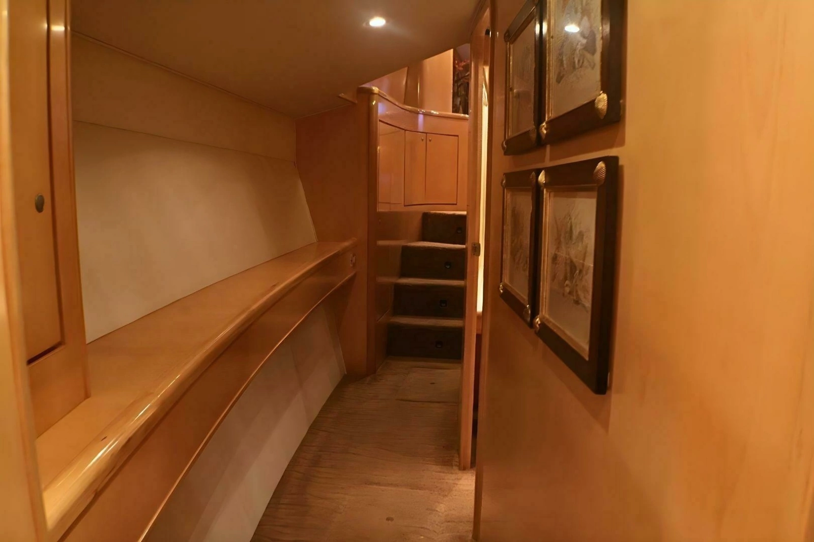 2001 Donzi 73' Sport Fish  Companionway