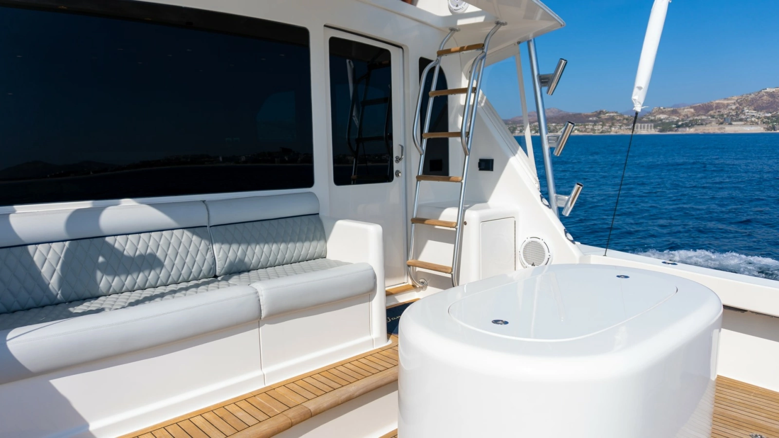 2009 Viking 50 Convertible "Jammin" - Spacious Aft Deck
