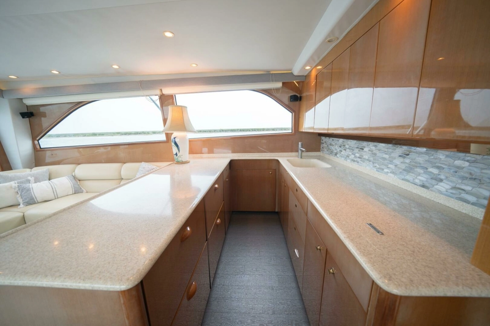2005 Viking 52 Convertible 
