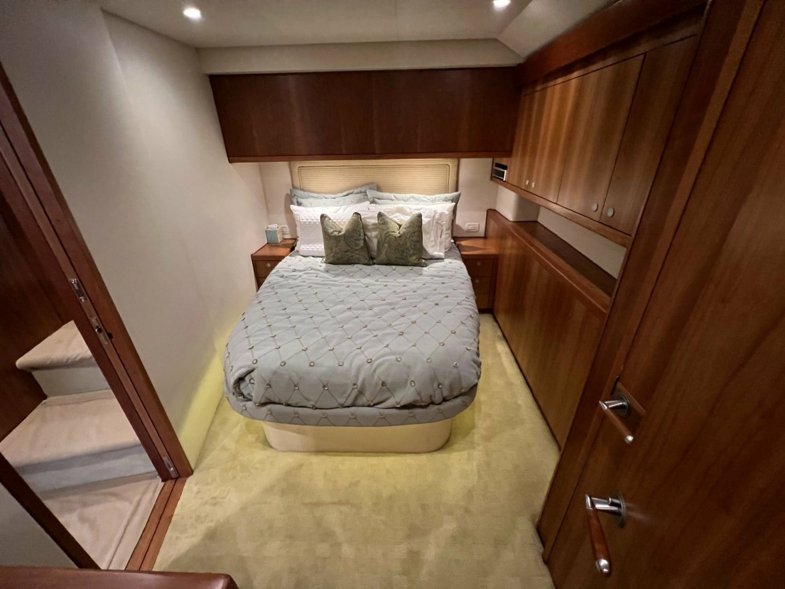 2013 Hatteras GT 54
