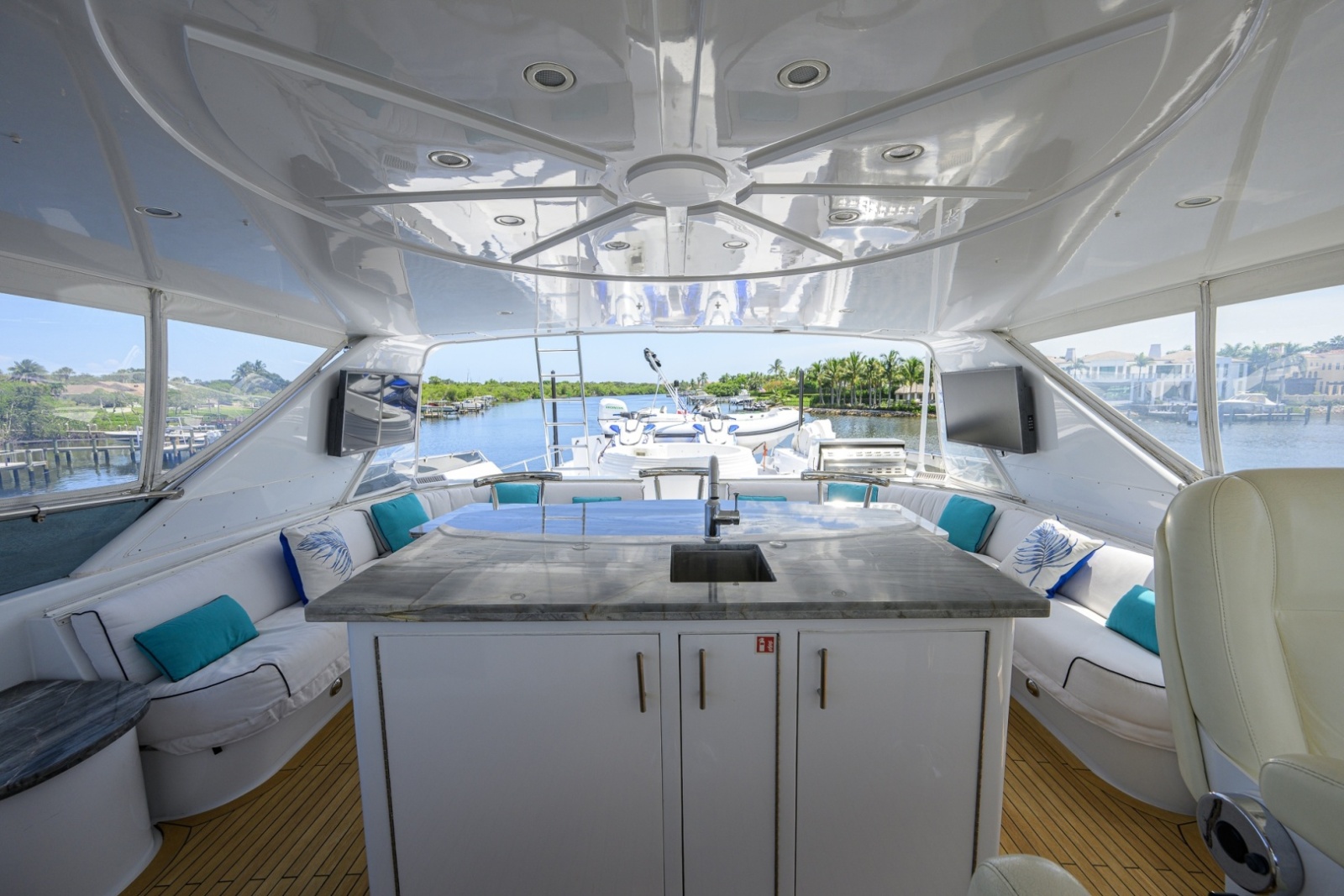 Hatteras 100 MAGIC - Flybridge